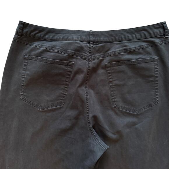 Talbots Capri Pants Women's Sz 16 Black Stretch Crop Casual Everyday - Picture 9 of 9